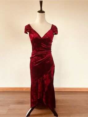 JJs House One-Shoulder Velvet Midi Dress in Deep Red